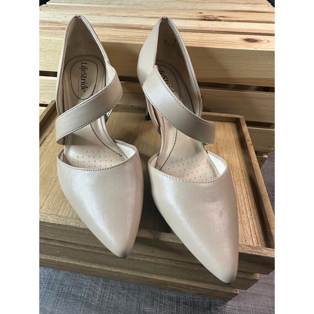 NWB LifeStride Suki Pointed Toe Pump Heels Tender Taupe Beige - Size 7.5M